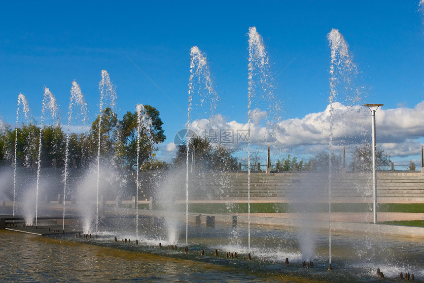 公园喷泉城市绿色花朵民众场景植物群园艺池塘花园图片