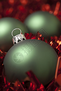 圣诞舞会玩具绿色红色背景图片