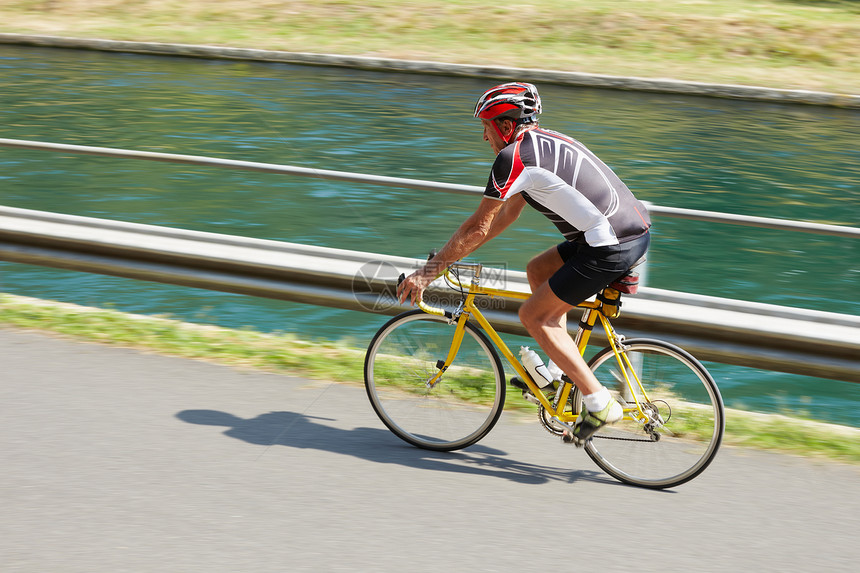 高级骑自行车耐力身体素质享受赛车速度成年人乐趣男性头盔骑术图片