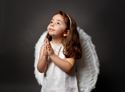 白色天使圣天使祈祷背景