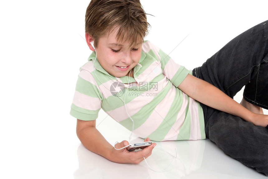 享受音乐的儿童工具耳机男生孩子休息立体声男性电子相片音乐播放器图片