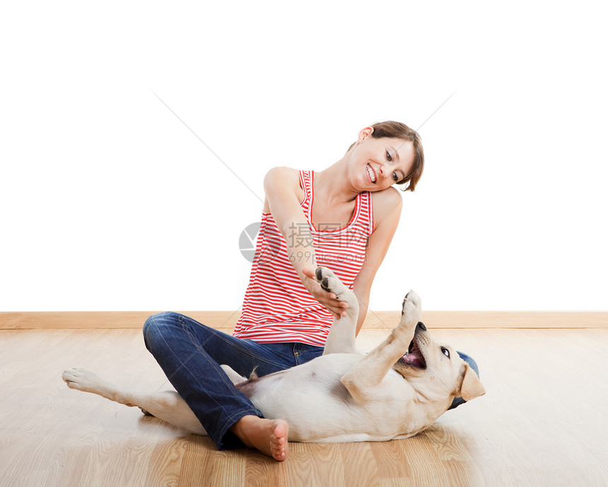 玩小狗狗小狗友谊猎犬女性动物快乐女士女孩地面朋友们图片