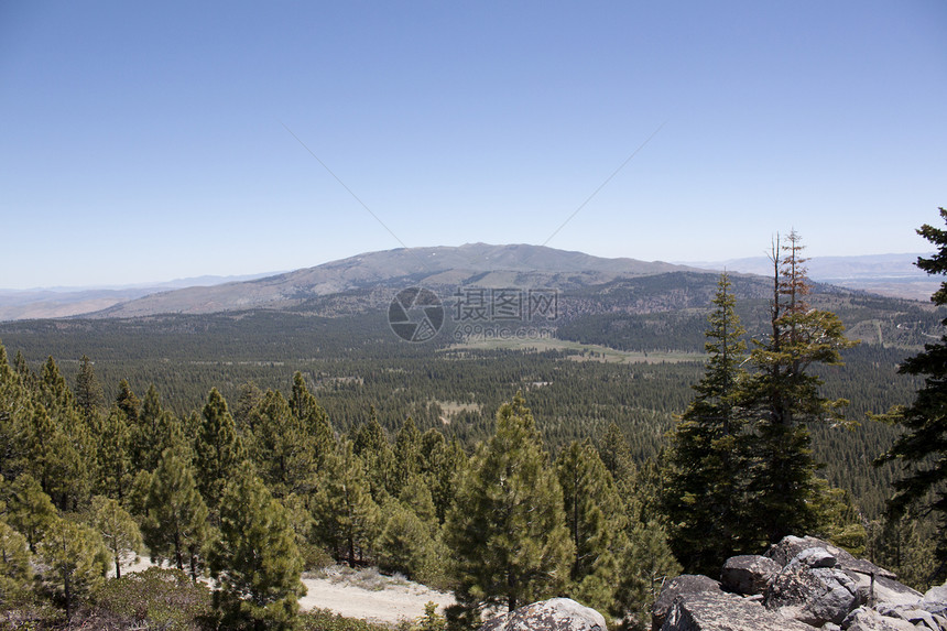 林山山脉公园悬崖池塘太阳阳光爬坡崎岖顶峰山峰全景图片