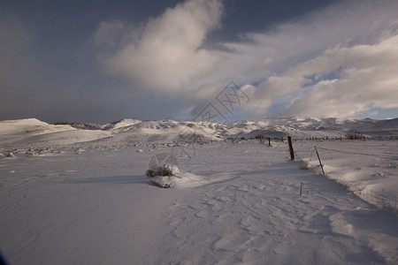 寒山别院大雪纷飞精彩的高清图片