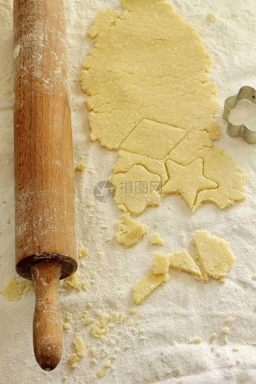 家做饼干星星面粉厨房面团面包刀具烹饪手工蛋糕白色图片