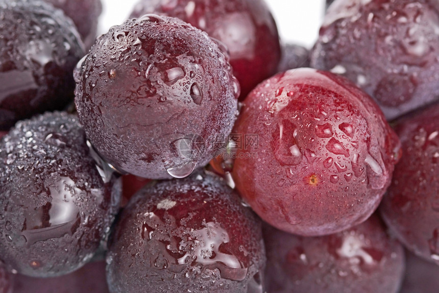带滴子的葡萄 新鲜水果甜点植物食物浆果营养市场宏观紫色藤蔓小吃图片