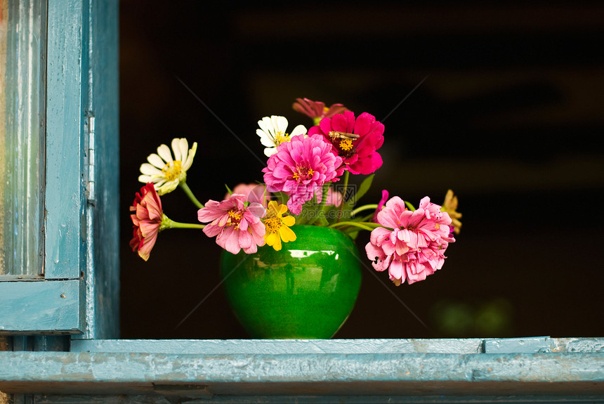 中国陶器花朵多彩图片