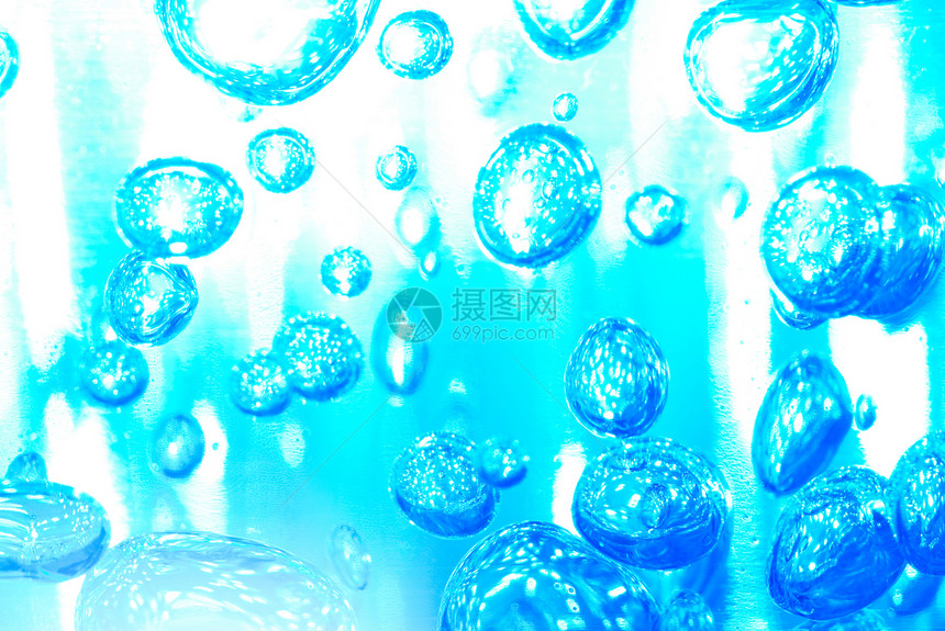 充满多彩的泡沫漂浮在周围波纹反射气泡宏观液体乐趣艺术圆圈温泉墙纸图片