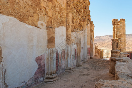 希律王古老马萨达宫墙和殖民地的废墟高清图片