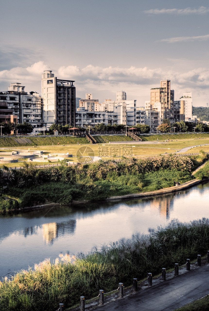 城市风景天空风景大厦景观戏剧性住宅建筑学公园房子蓝色图片