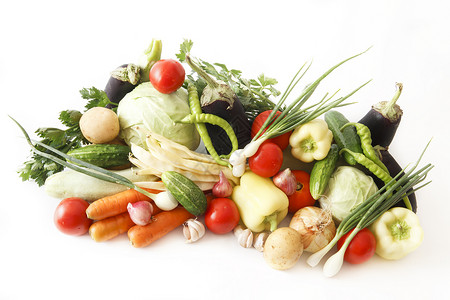 白上隔离的有色蔬菜组成成分茄子饮食洋葱土豆白色辣椒食物背景图片