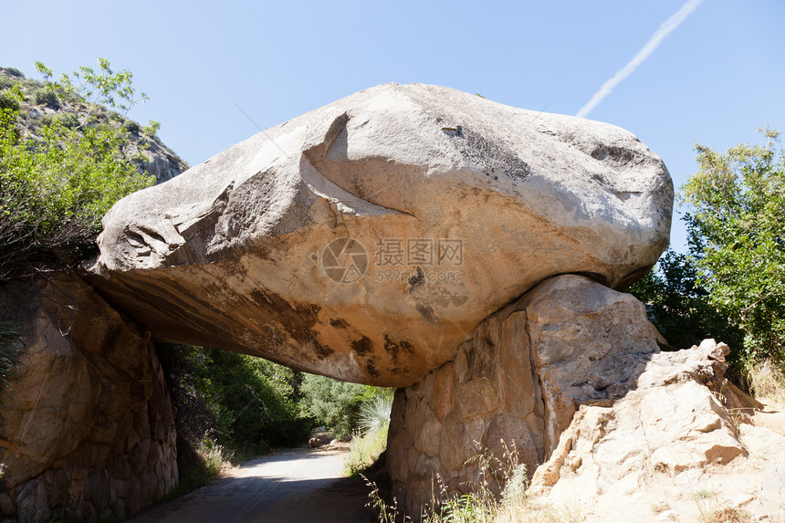 隧道岩爬坡国家蓝色游客吸引力灰色地标岩石旅游高山图片