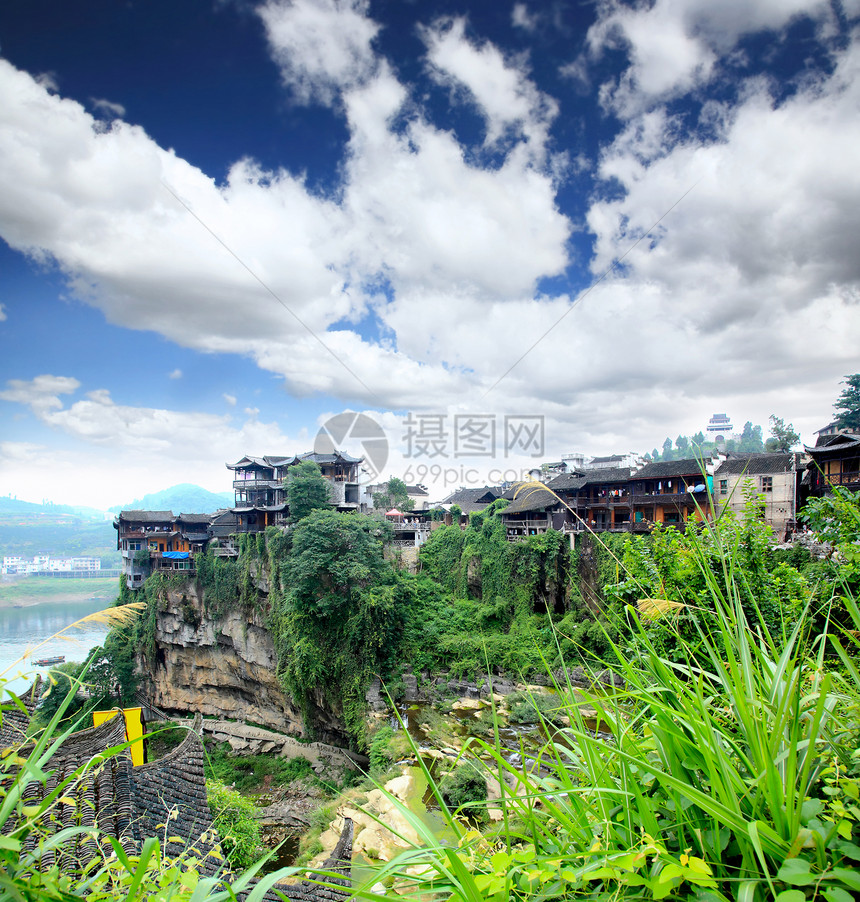 a 中国少数民族村景色乡村风景天空吸引力村庄溪流电影少数民族住宅房子图片