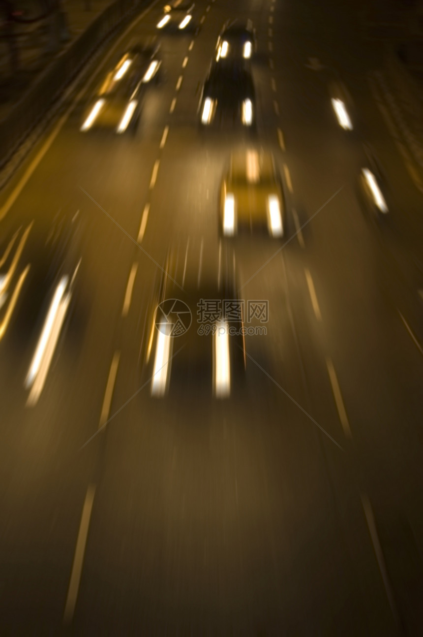夜间交通孤独线条隧道场景车道街道旅行踪迹危险运动图片