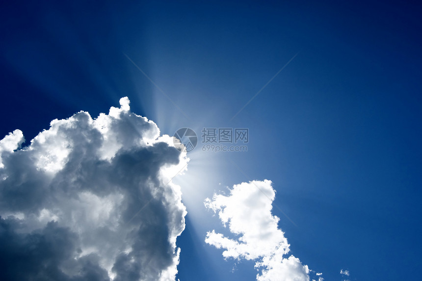 美丽的蓝色天空宗教天气天堂季节生活臭氧力量太阳射线棕褐色图片