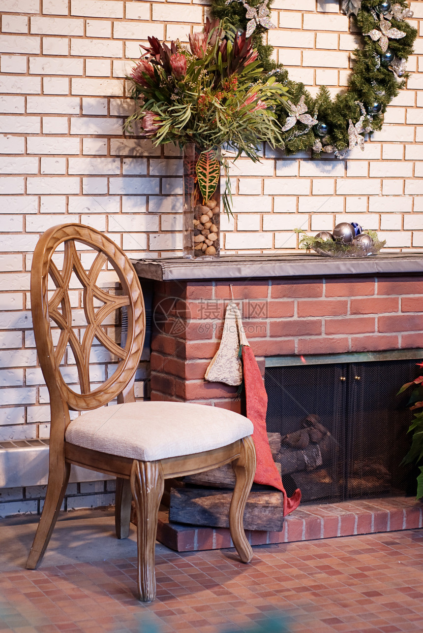 居住地点木头温暖花圈软垫椅子砖块图片