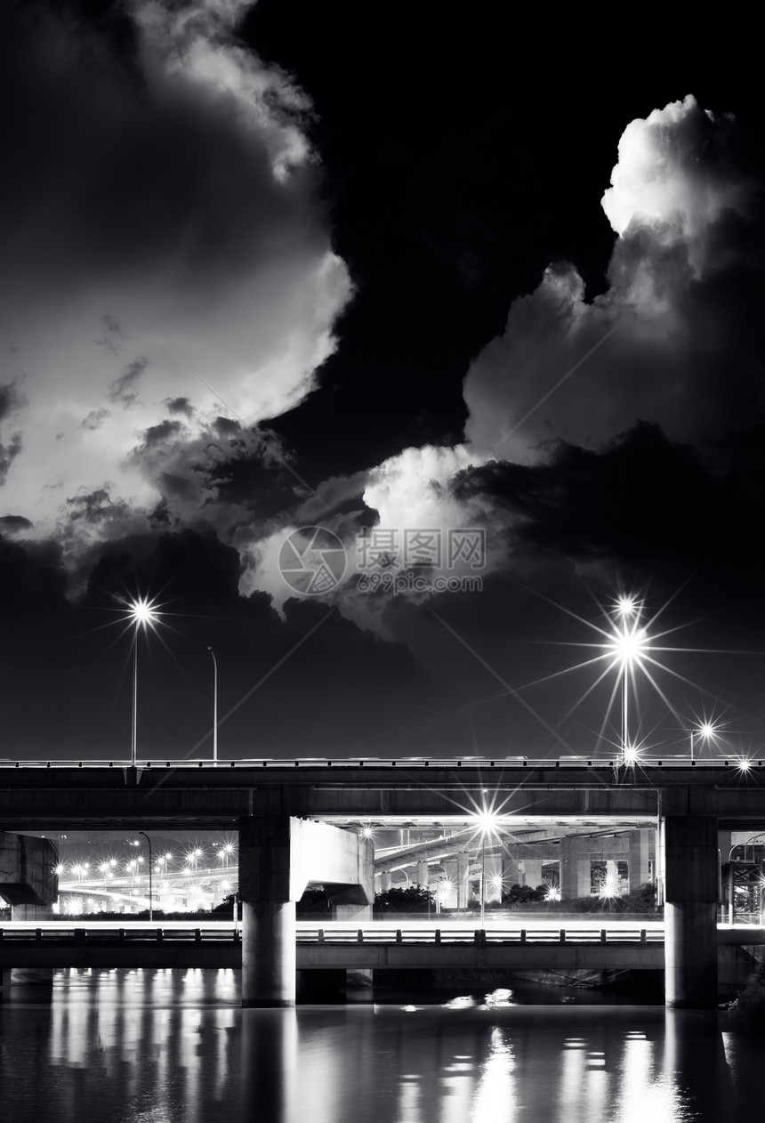 夜之桥图片