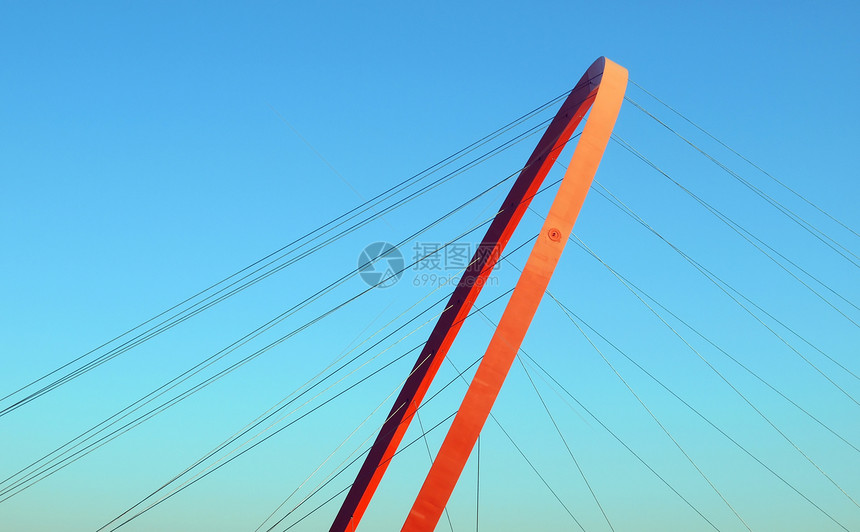 步行桥天空红色工程建筑学蓝色图片