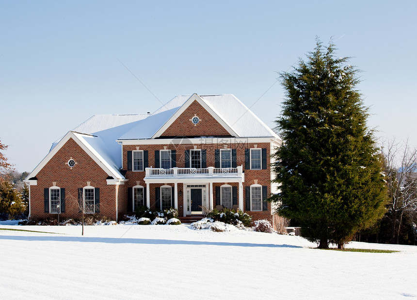 雪中现代单身家庭细分天空绿化财富木头销售窗户房子住宅成功图片