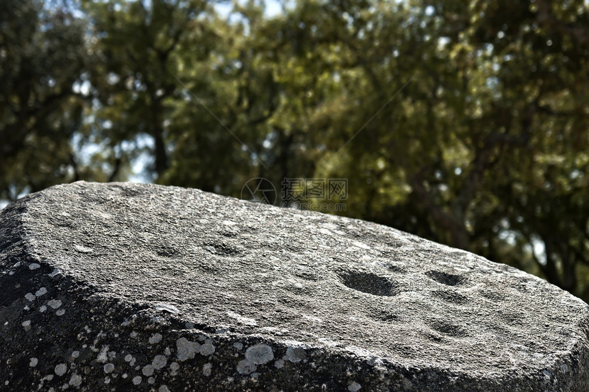 埃沃拉阿尔门德雷斯巨石纪念碑石头结盟时代宗教岩石装饰地标旅游石器竖石图片