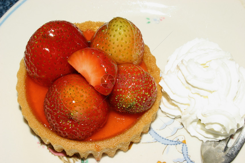 草莓酸盐橙子绿色奶油泥饼水果食物晚餐黄色午餐宏观图片