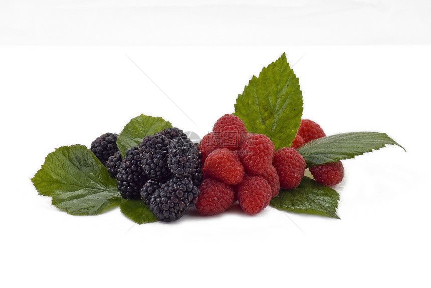 新鲜夏季浆果水果覆盆子团体绿色饮食甜点食物树叶圆形美食图片