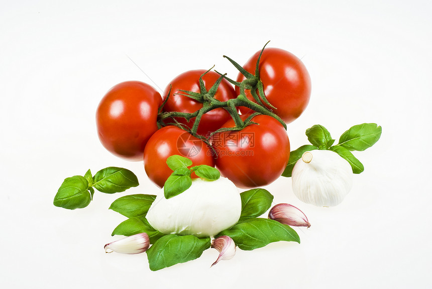 番茄 马扎里拉 巴西勒和大蒜健康食物绿色烹饪午餐营养红色白色蔬菜图片