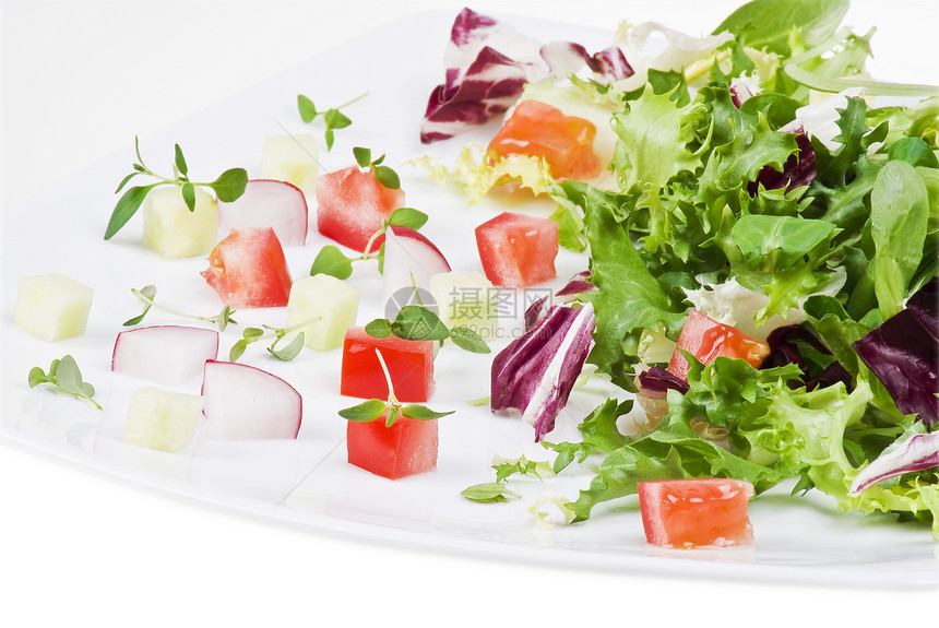 新鲜沙拉营养萝卜活力饮食蔬菜杂货店绿色百里香叶子小吃图片