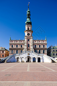 波兰Zamosc 主广场市政厅景点历史性外观建筑建筑学世界时期大厅城市世界遗产背景图片