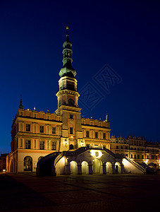 夜间市政厅 主广场 Zamosc 波兰正方形景点外观房子城市世界世界遗产夜景光源气氛背景图片