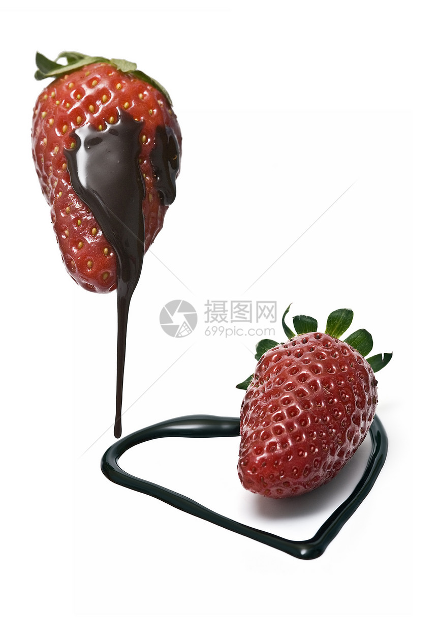 带巧克力的草莓甜点水果小路推介会排水糖浆床单装饰乳脂液体图片