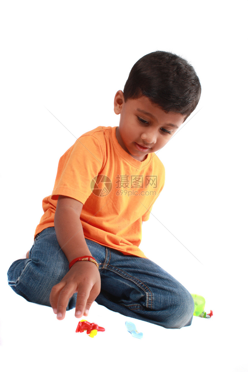 印地安男孩玩游戏图片