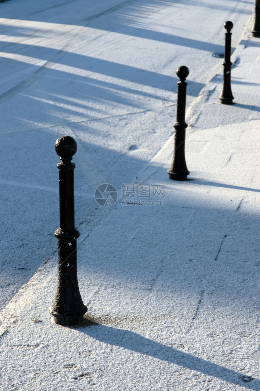 雪霜覆盖的街道岩浆图片