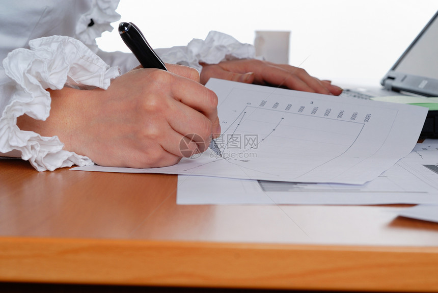 签署重要文件律师职业办公室桌子合同白色金融套装商业银行业图片