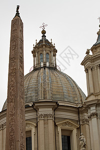 纳沃纳大教堂牧师雕像圆顶蜡烛建筑教皇天空地标历史性旅行背景图片