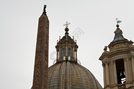 纳沃纳大教堂宗教游客雕像假期部长牧师教会蓝色建筑蜡烛背景图片
