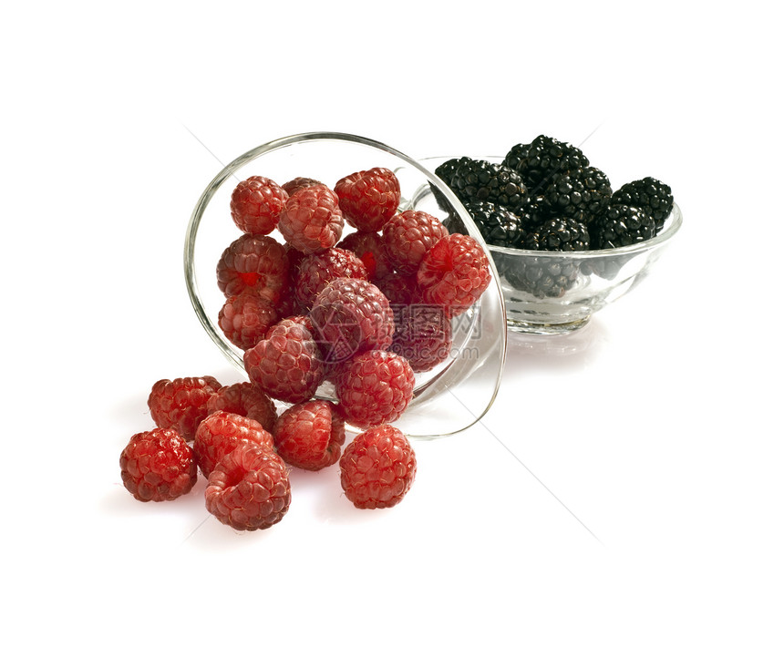黑莓和草莓绿色白色甜点饮食食物红色覆盆子浆果图片