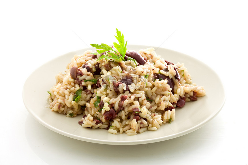 含黑橄榄的里索托乡村谷物粮食餐巾香菜午餐美味食物美食干果图片