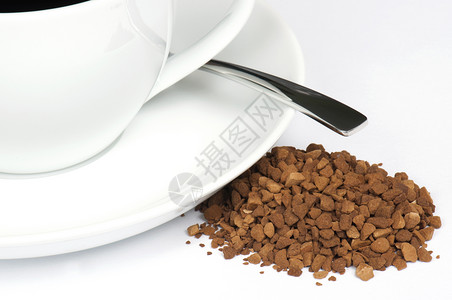 即时咖啡饮料棕色杯碟颗粒剂白色背景图片