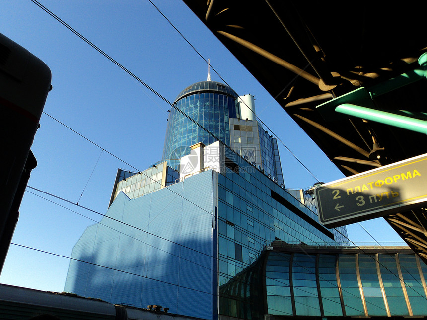 现代火车站的风景建筑蓝色城市玻璃圆顶天空圆形金属铁路图片