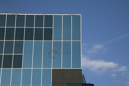 现代建筑建筑学窗户蓝色天空商业办公室背景图片