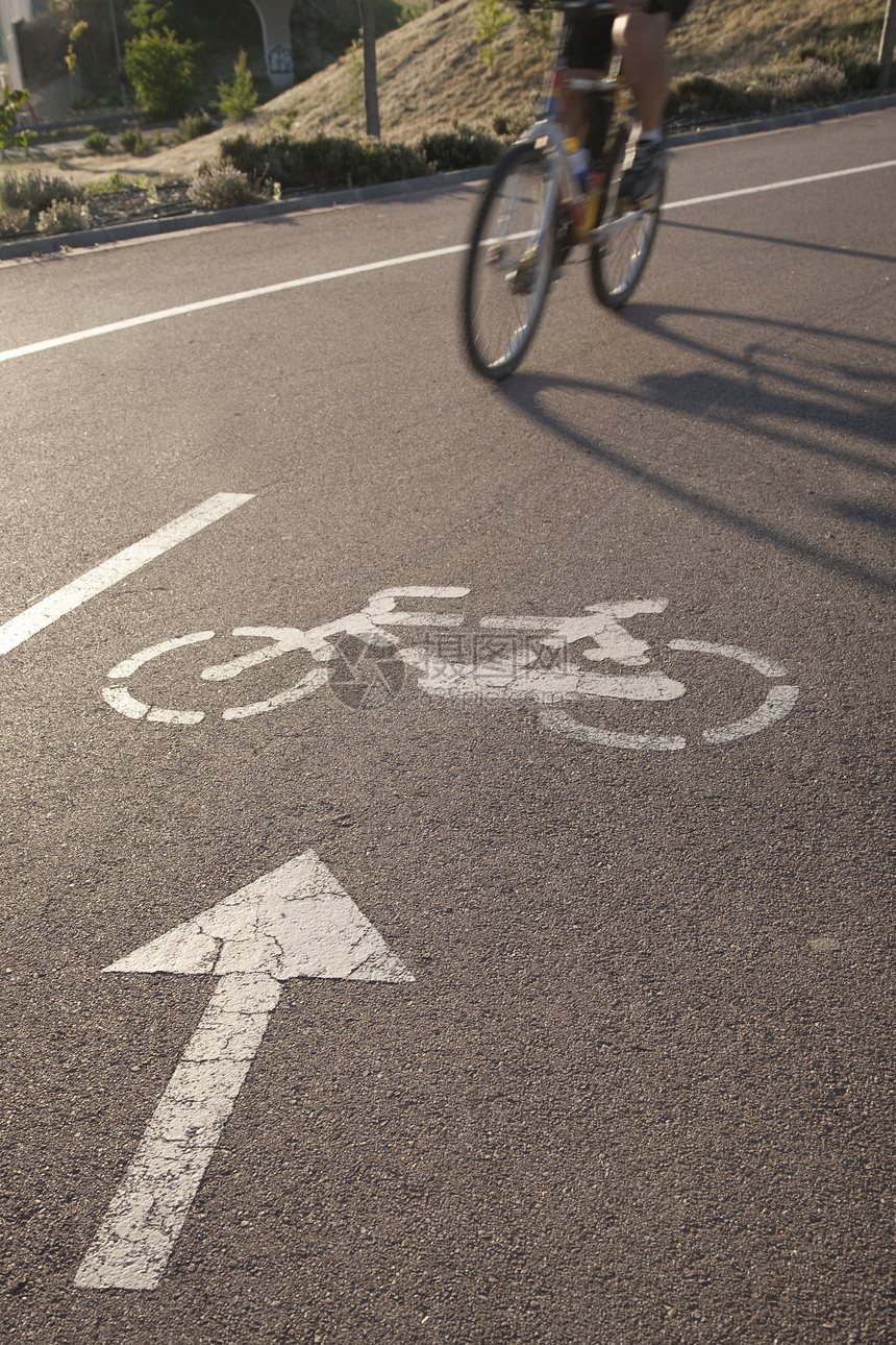 循环巷车道环境运输运动自行车图片