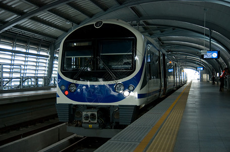 素坤逸车站曼谷一个站点的连接机场火车蓝色车站链接旅游城市灰色建造运输旅行建筑学背景