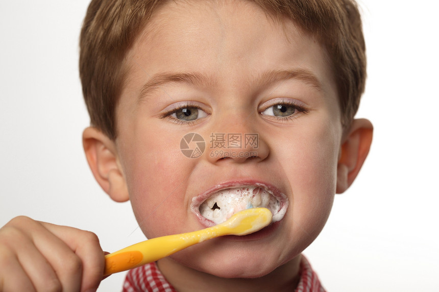 年轻男孩刷牙童年孩子口服快乐白色清洁度男生牙刷喜悦牙膏图片