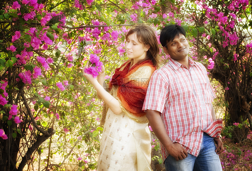 印度人婚礼婚姻女孩配偶男人男性文化夫妻裙子传统微笑图片