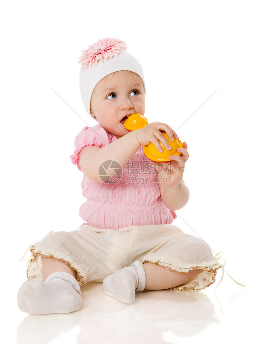 玩婴儿游戏玩具好奇心金发快乐孩子帽子白色学习女孩儿童图片