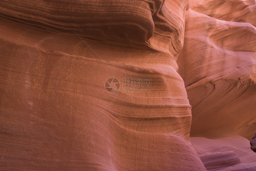 亚利桑那州的蚂蚁峡谷大厅编队沙漠橙子羚羊岩石洞穴干旱石头红色图片