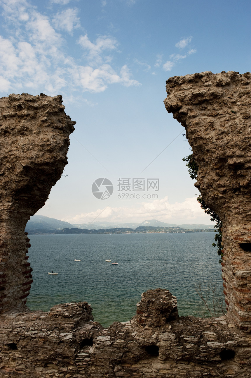 意大利加尔达湖爬坡航行风景空气港口天空山脉旅行旅游环境图片