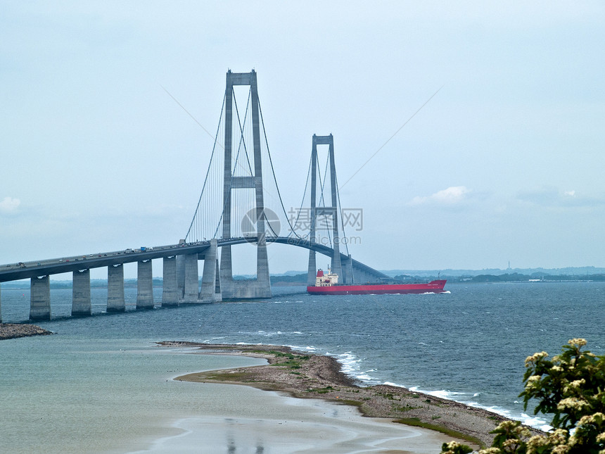 丹麦暂停使用桥丹麦工程海洋电缆腰带小路运输柱子建筑学交通地标图片