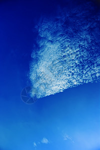天空云朵背景蓝色白色材料背景图片